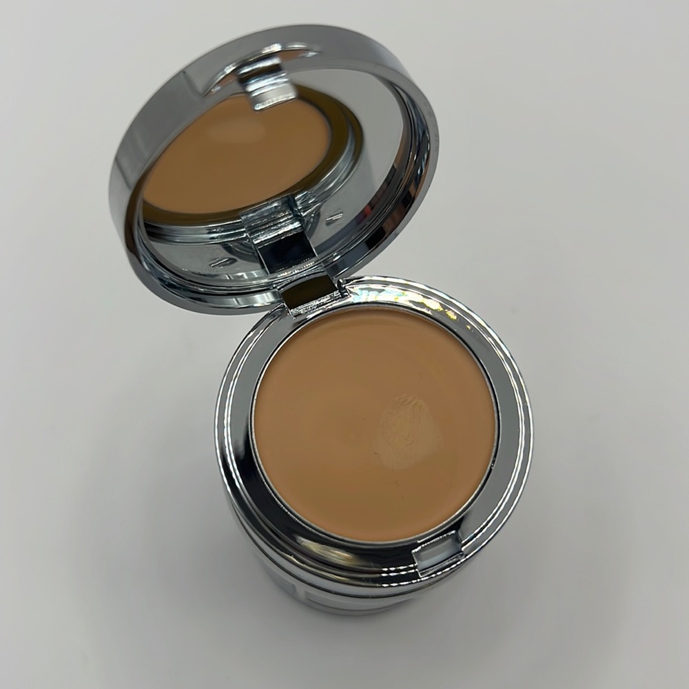 La prairie skin caviar concealer foundation